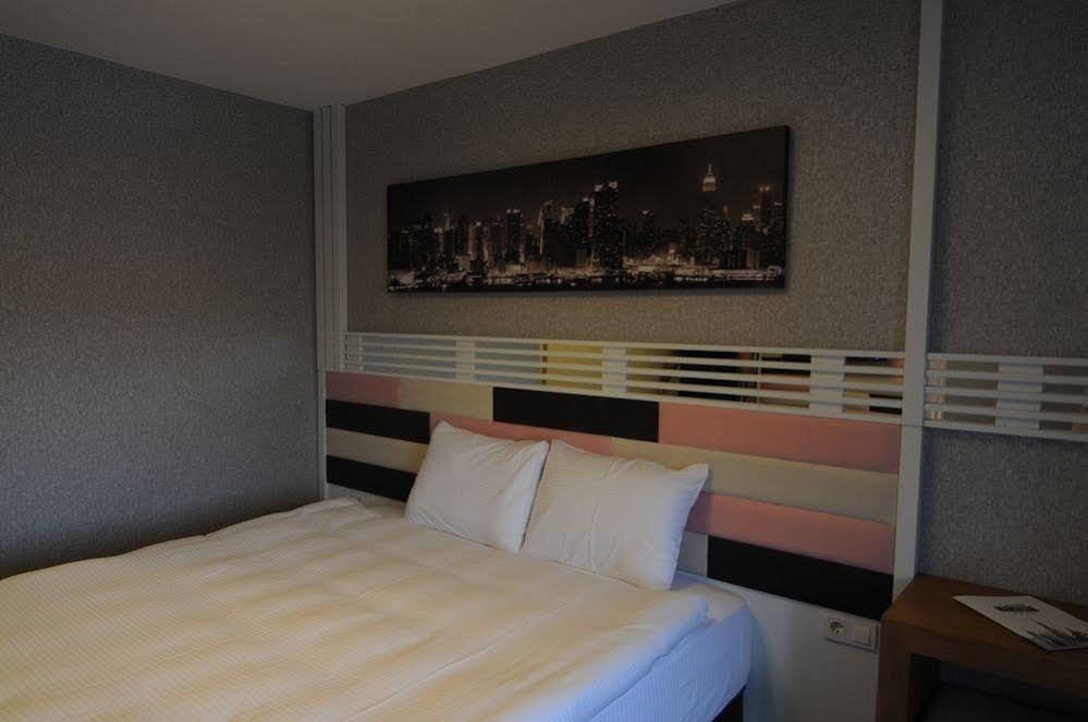 Manhattan Hotel Анкара Екстериор снимка